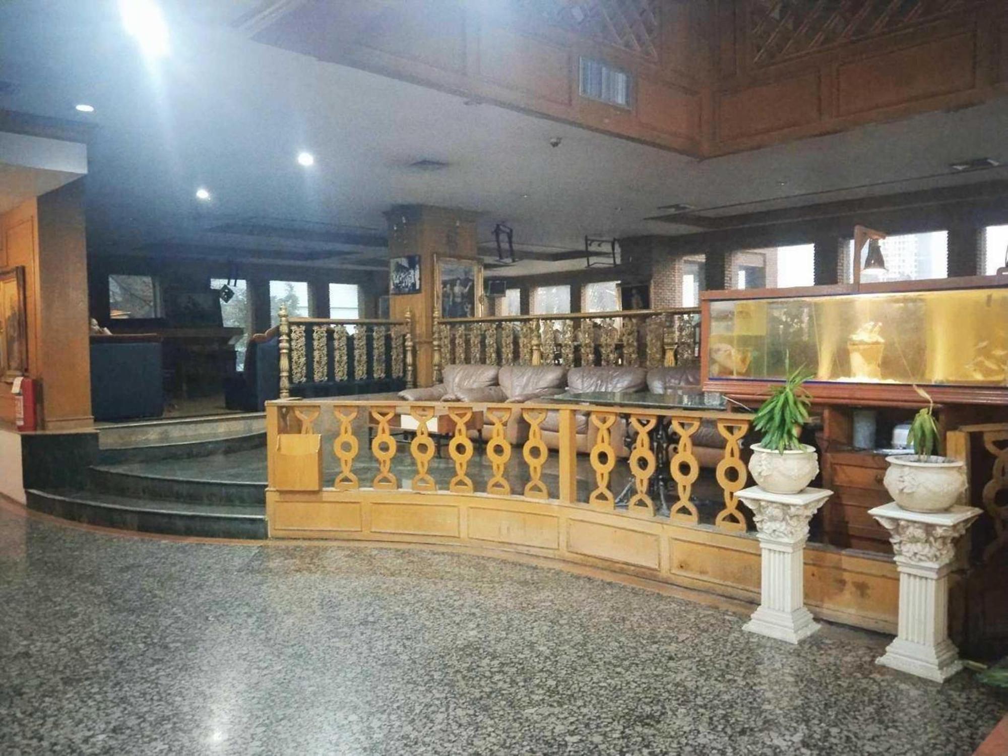 Oyo 75466 -13 Coins Bang Yai Hotel Nonthaburi Esterno foto