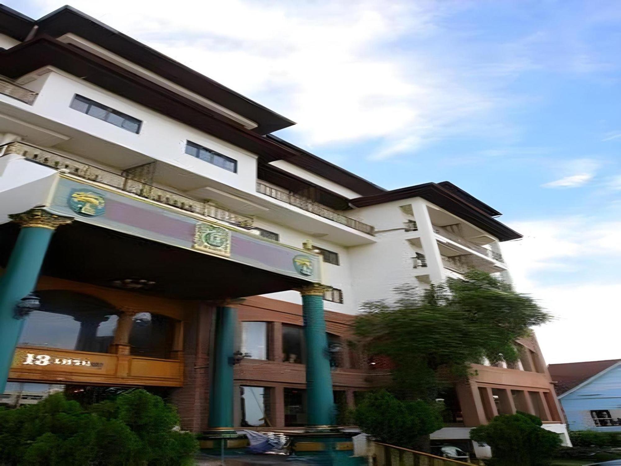 Oyo 75466 -13 Coins Bang Yai Hotel Nonthaburi Esterno foto