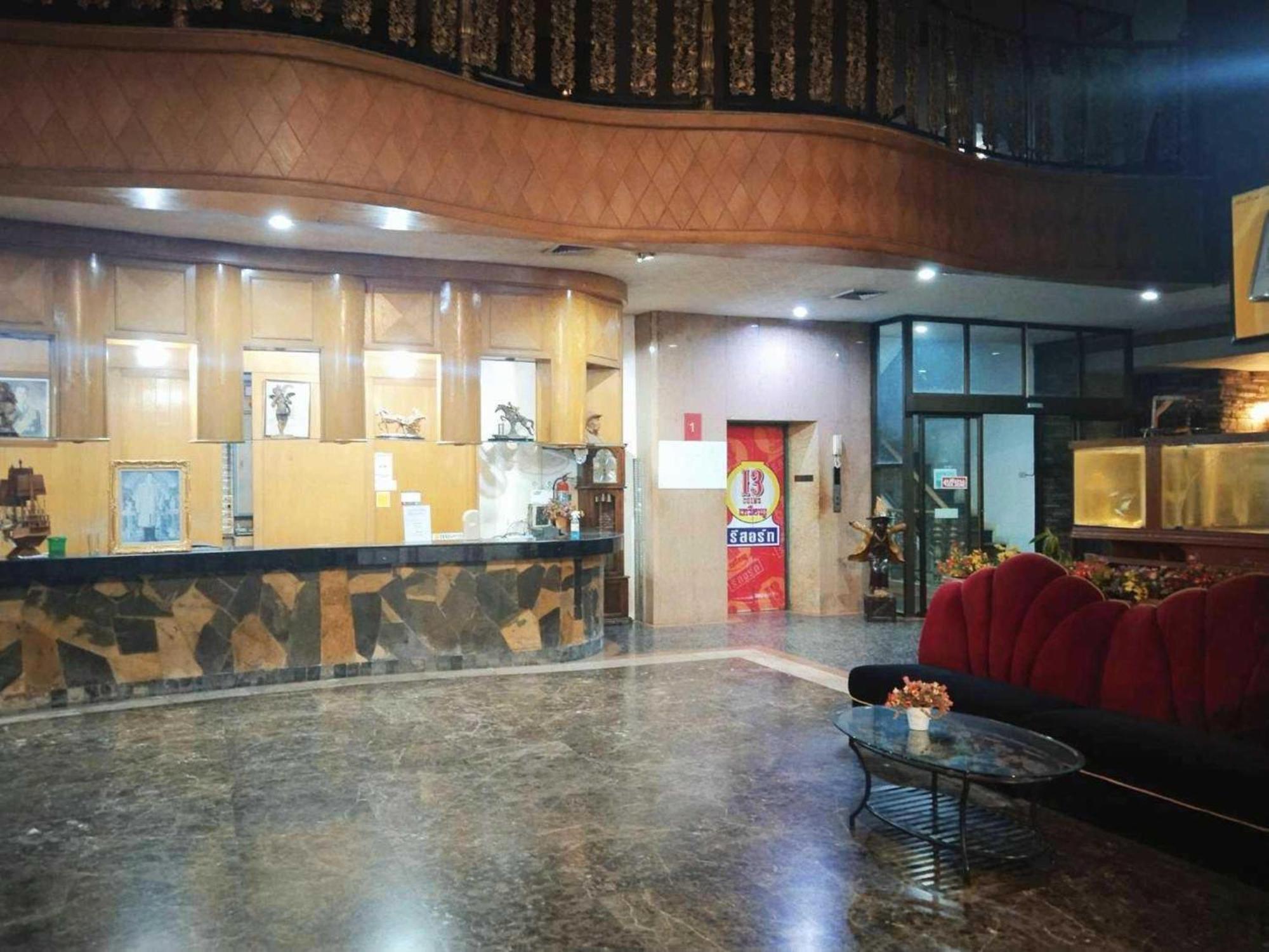 Oyo 75466 -13 Coins Bang Yai Hotel Nonthaburi Esterno foto